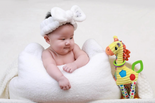 贺州宝宝几个月翻身